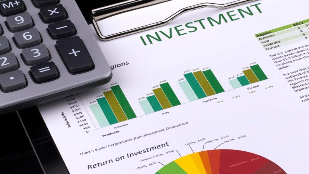 Comparing investment returns and conditions of long-term financial products.